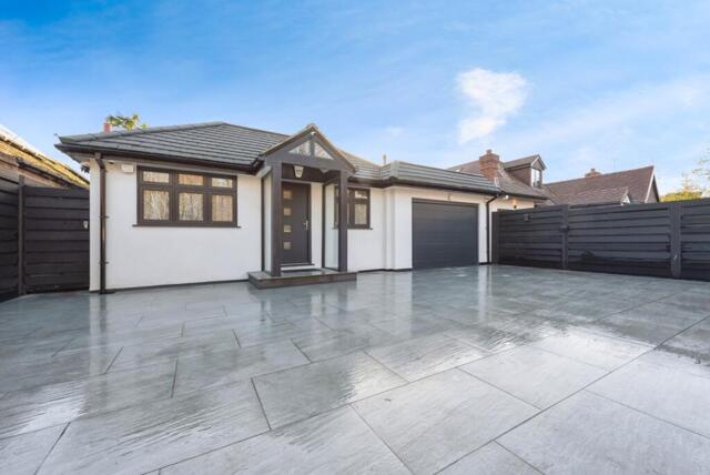 Grafton Road, Worcester Park, 4 Bedroom Bungalow