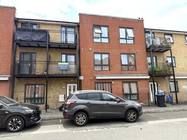 Hirst Crescent, North Wembley, 2 Bedroom Flat Hirst Crescent, North Wembley, 2 Bedroom Flat