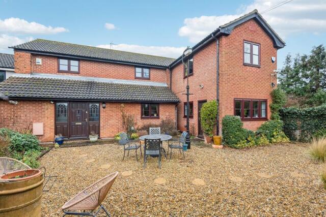 Arlesey Road, Ickleford, 4 Bedroom Detached