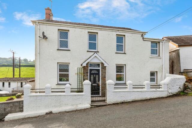 Ffynnonddrain, Carmarthen, 3 Bedroom Detached