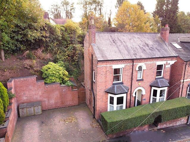 Bearwood Hill Road, Winshill, 3 Bedroom Detached