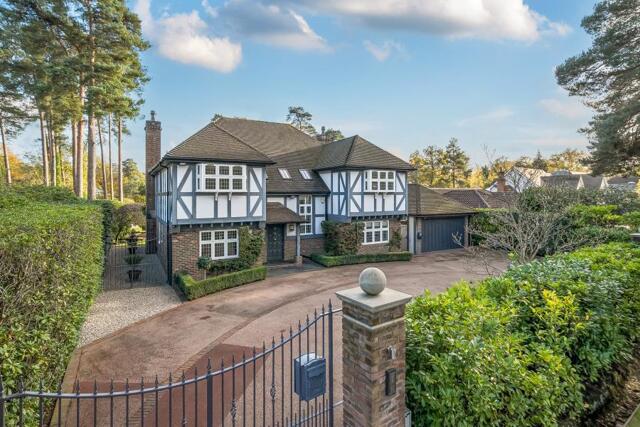 Brock Way, Wentworth Estate, 5 Bedroom Detached