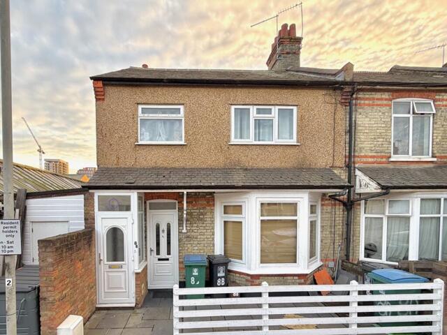 Victoria Road, Watford, 2 Bedroom Maisonette Victoria Road, Watford, 2 Bedroom Maisonette