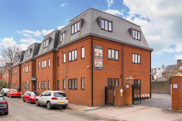 Bailey House, Barttelot Road, 2 Bedroom Flat