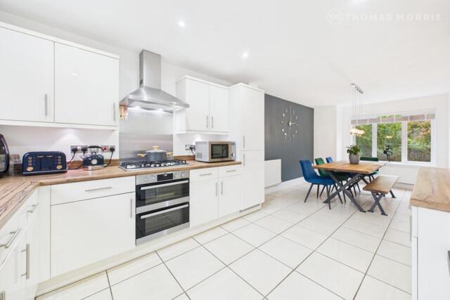 Wood Ridge Crescent, St. Neots, 4 Bedroom Detached