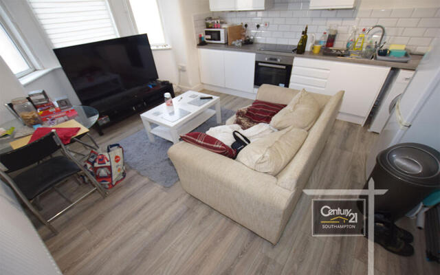 |ref: R|, High Road, 1 Bedroom Flat