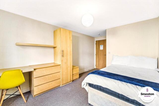 - Houndiscombe Road, Plymouth, 5 Bedroom Flat