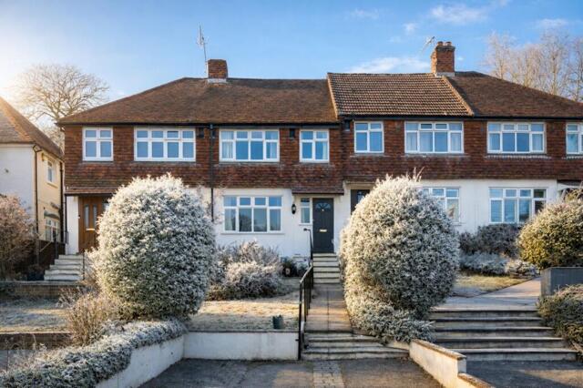 Leigh Road, Cobham, 3 Bedroom Terraced Leigh Road, Cobham, 3 Bedroom Terraced