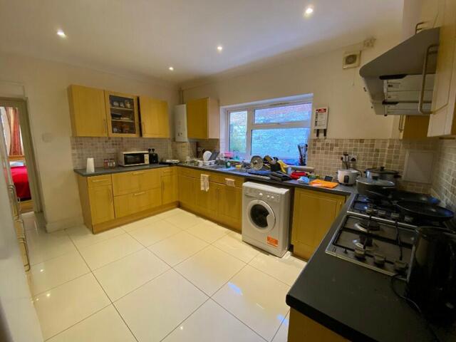 A Portswood Road, Southampton, 6 Bedroom Town