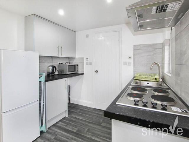 Rushdene Crescent, Northolt, Studio Flat For