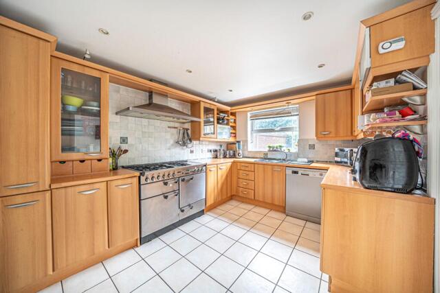 College Mews, Andover, 7 Bedroom End