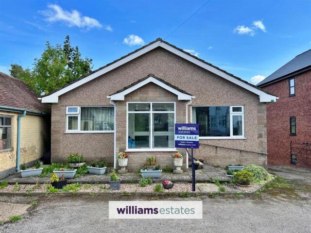 Clawddnewydd, Ruthin, 3 Bedroom Detached