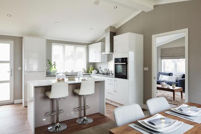 Bassetsbury Lane, St Regis Park, High Wycombe, 2 Bedroom Detached
