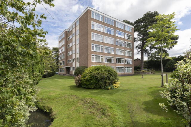 Withyholt Court, Charlton Kings, 3 Bedroom Ground