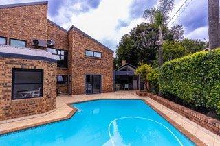 Moreleta Park, Pretoria, Lovely 6-bedroom Low