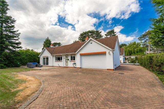 Humberston, Humberston Avenue, Grimsby, 4 Bedroom Bungalow Humberston, Humberston Avenue, Grimsby, 4 Bedroom Bungalow