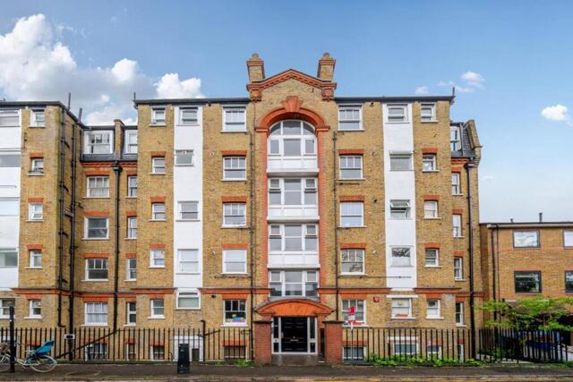 Chiswick Road, Chiswick, 1 Bedroom Flat