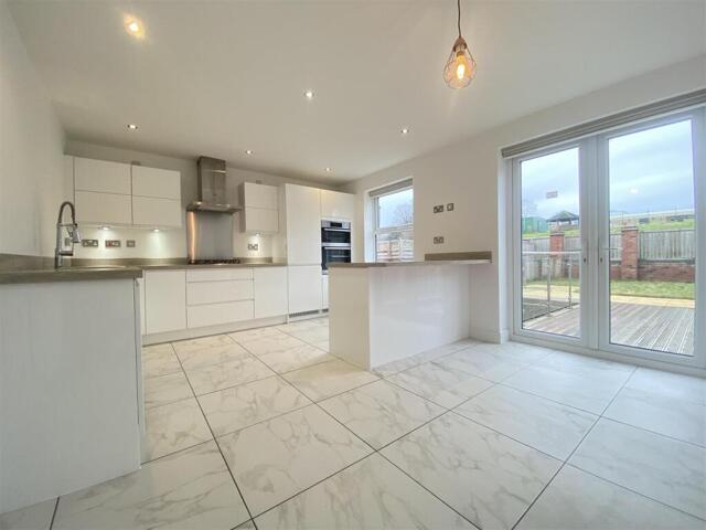 Anglo Close, Dore, 4 Bedroom Town