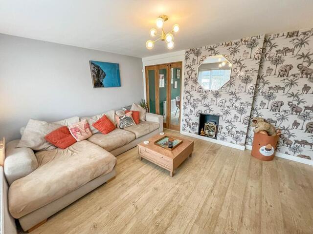 Tennyson Avenue, Shakespeare Gardens, 3 Bedroom Semi-detached