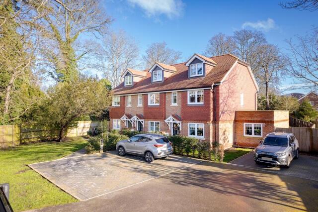 London Road, Redhill, 4 Bedroom Terraced