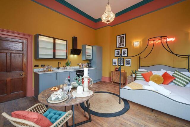 The Gold Penny,  -  Broad Street, Studio Flat For