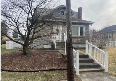 Pine St, Whitehall, Preforeclosure Single-family Home