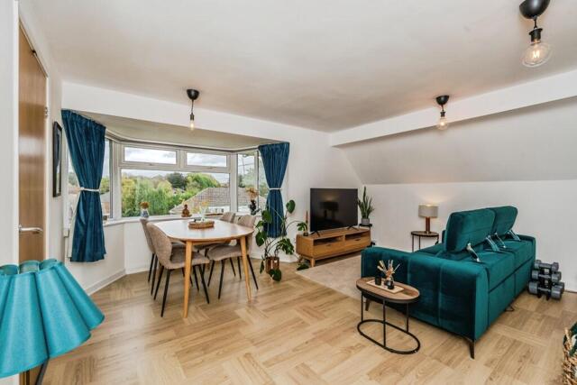 Sunnybank Avenue, Stockport, 1 Bedroom Flat