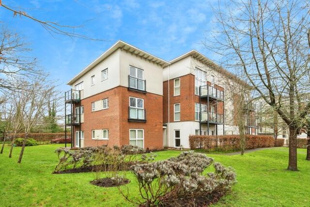 Park View Road, Leatherhead, 2 Bedroom Apartment Park View Road, Leatherhead, 2 Bedroom Apartment
