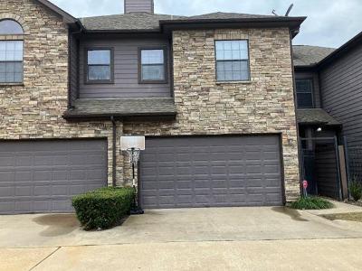 Bermuda Shores Dr, Missouri City, Foreclosure Condo In