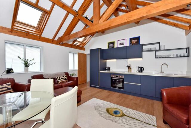 27 Little Marlow Road, Beech House, Marlow, 2 Bedroom Apartment