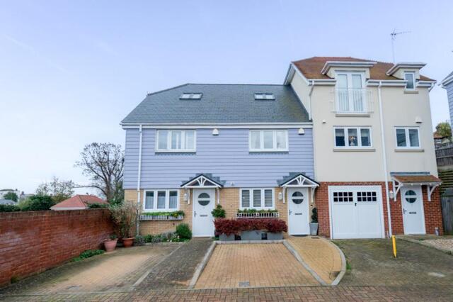 Beach Walk, Broadstairs, 3 Bedroom Terraced