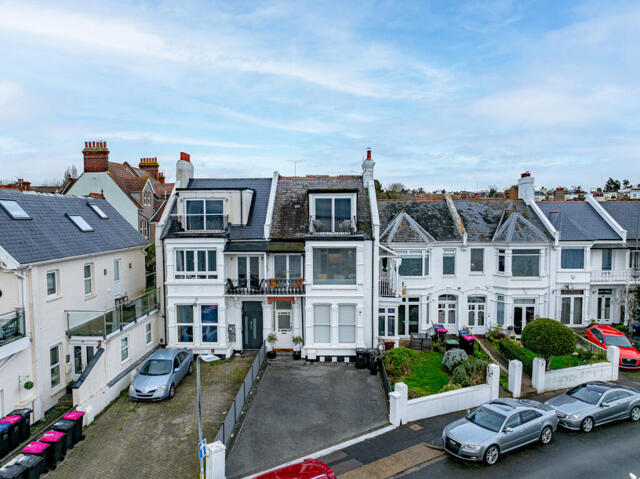 Clifton Drive, Westcliff-on-sea, 3 Bedroom Apartment