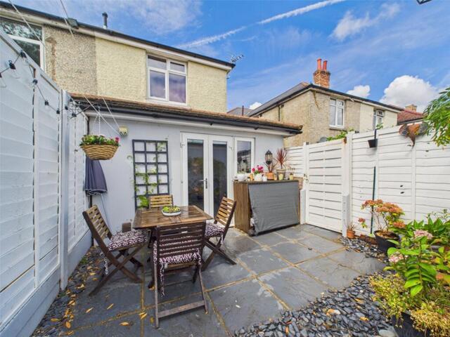 Christchurch Road, Bournemouth, 2 Bedroom Apartment