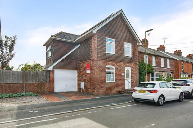 Albert Road, Alton, 3 Bedroom Detached