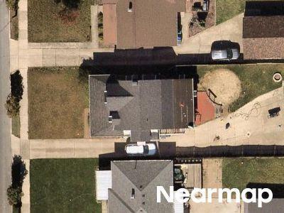 E Th St, Cleveland, Preforeclosure Multi-family Home