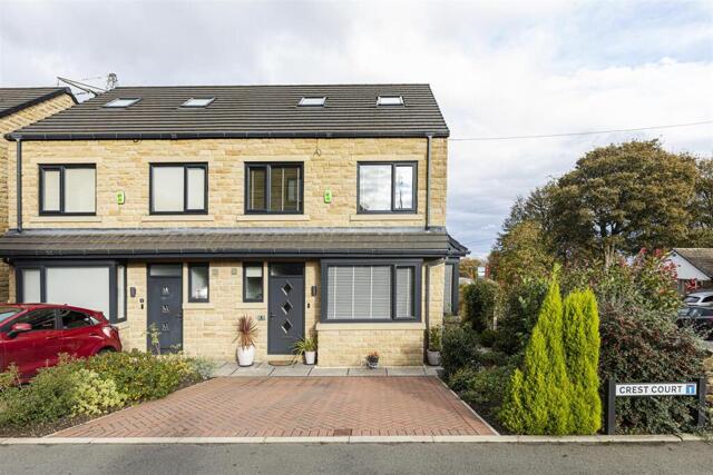 Crest Court, Lindley, 4 Bedroom Semi-detached