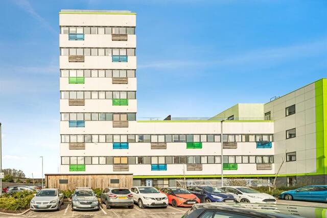 Kings Road, Town Centre, 2 Bedroom Flat