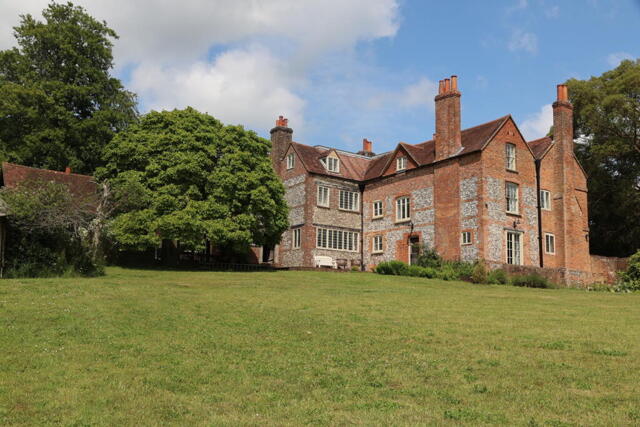 Goring Heath, Reading, 11 Bedroom House Goring Heath, Reading, 11 Bedroom House