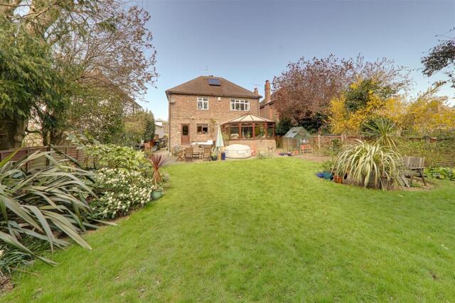 Hillside Avenue, Offington, 5 Bedroom Detached