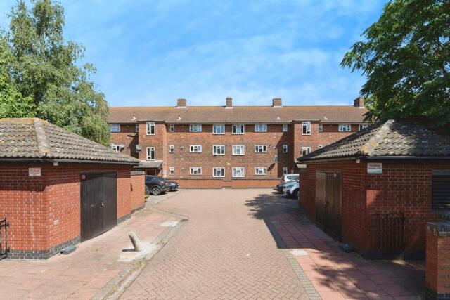 Avon Green, South Ockendon, 1 Bedroom Apartment