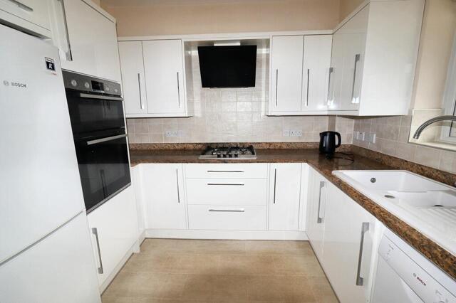 Courville Close, Alveston, 2 Bedroom End