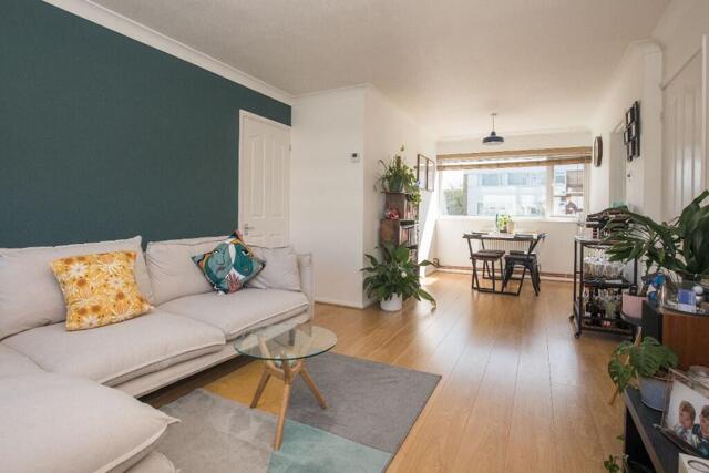 Hazelbank Court, Chertsey, 2 Bedroom Apartment