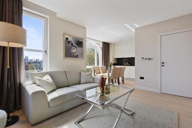 Vauxhall Bridge Road, London, 3 Bedroom Semi-detached