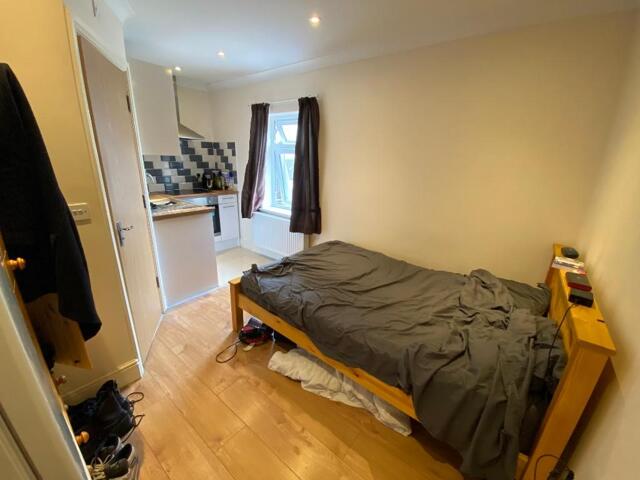5 Onslow Road, Flat,southampton, Studio Flat For