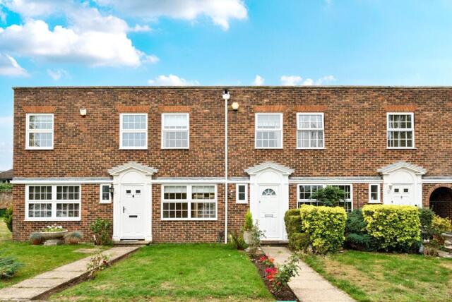 Hanover Walk, Weybridge, 3 Bedroom Terraced