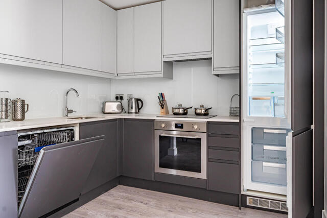 Station Road, Addlestone, 1 Bedroom Flat
