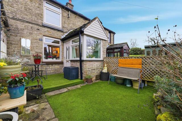Hough Hole Cottages, Rainow, 3 Bedroom Terraced