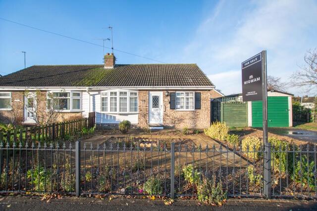 Amanda Close, Hull, 2 Bedroom Semi-detached