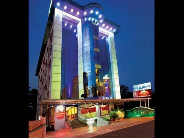 Nettipadam Road, Off: M.g. Road, Kochi, Kochi, Hotel S.m. Regency