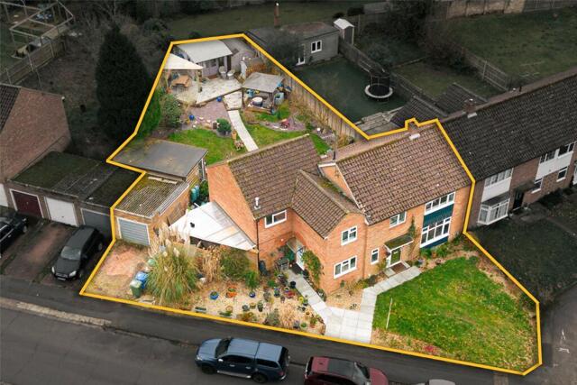 Bullbrook Drive, Bracknell, 4 Bedroom House Bullbrook Drive, Bracknell, 4 Bedroom House